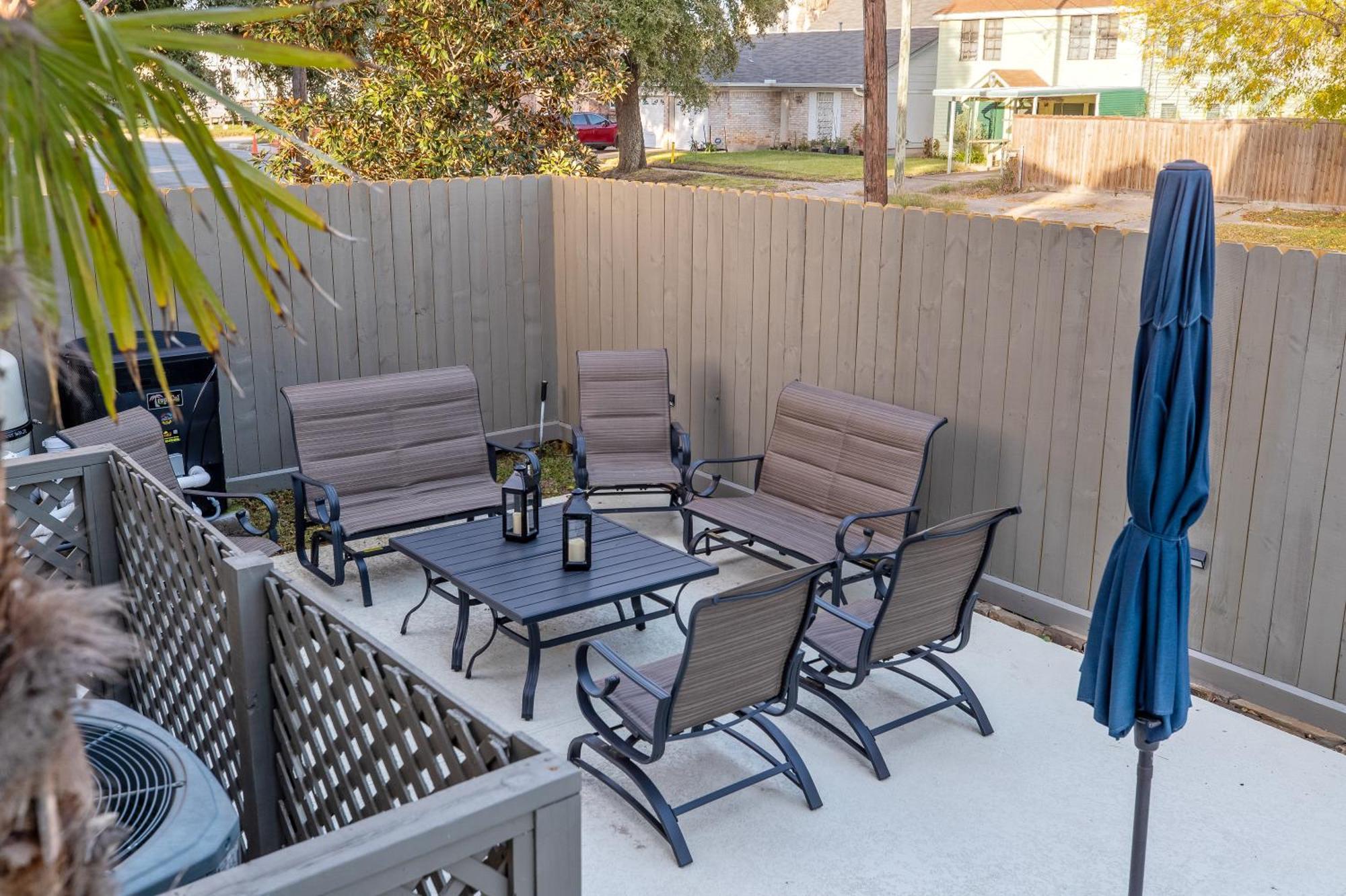 Historic 1871 Coastal Breeze With Heated Pool - Restoring Galveston Villa Exterior photo