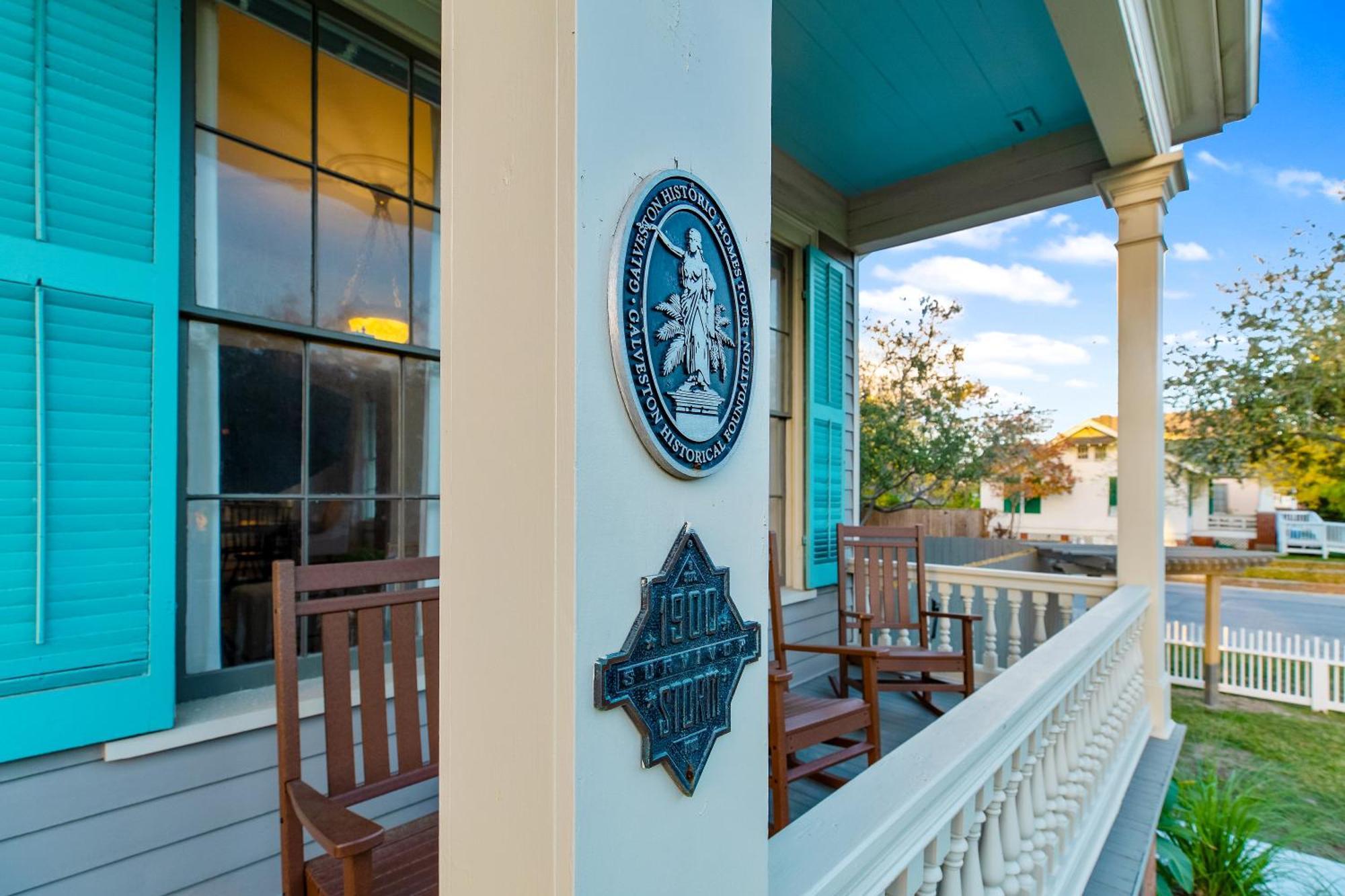 Historic 1871 Coastal Breeze With Heated Pool - Restoring Galveston Villa Exterior photo
